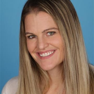 Portrait of Holly Kelly, Principal Program Manager at Microsoft
